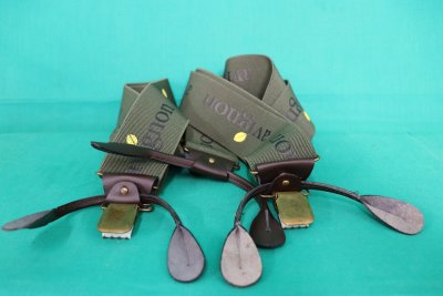 Avignon-Hängslen för både knapp och "klämma"